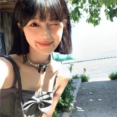 比基尼月亮